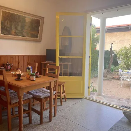 2 Pieces Proche Avec Jardin A Saint Aygulf - Fr-1-226a-103 *