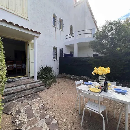 2 Pieces Proche Avec Jardin A Saint Aygulf - Fr-1-226a-103 Fréjus